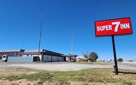 Super 7 Inn